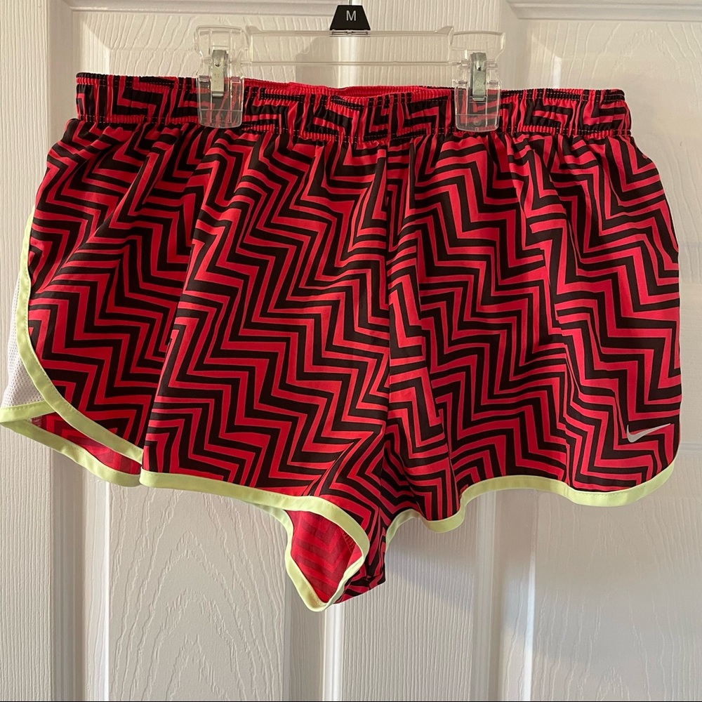 Nike Tempo Running Shorts Chevron print